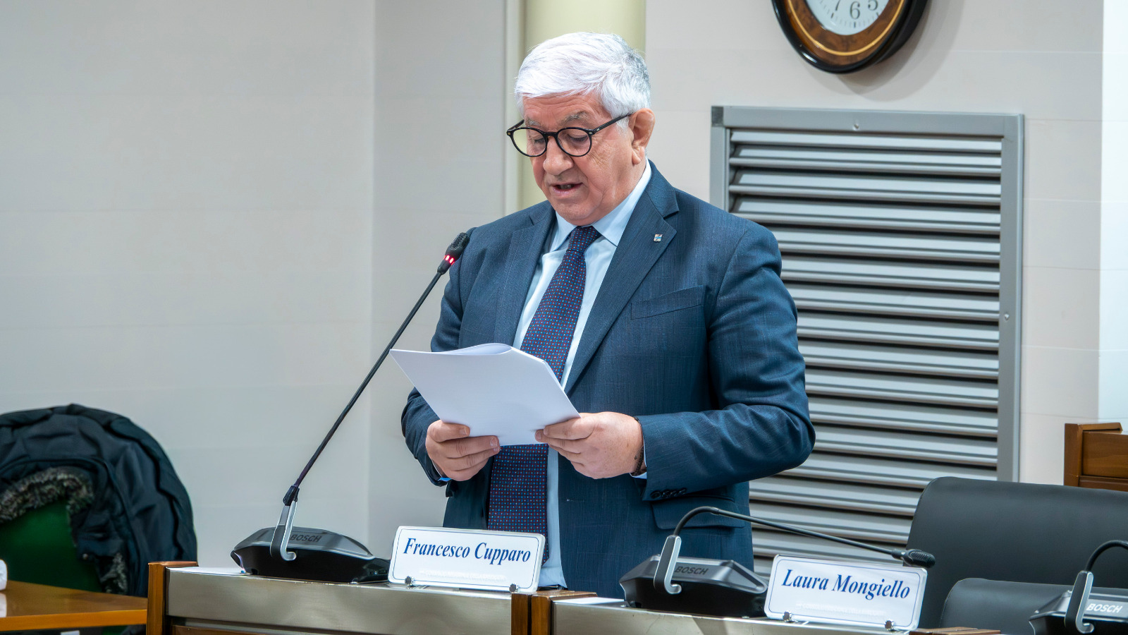 Smart Paper, Cupparo amareggiato